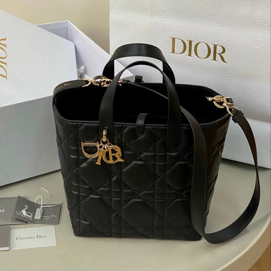 DIOR MEDIUM TOUJOURS BUCKET BAG 22 IN BLACK CANNAGE CALFSKIN