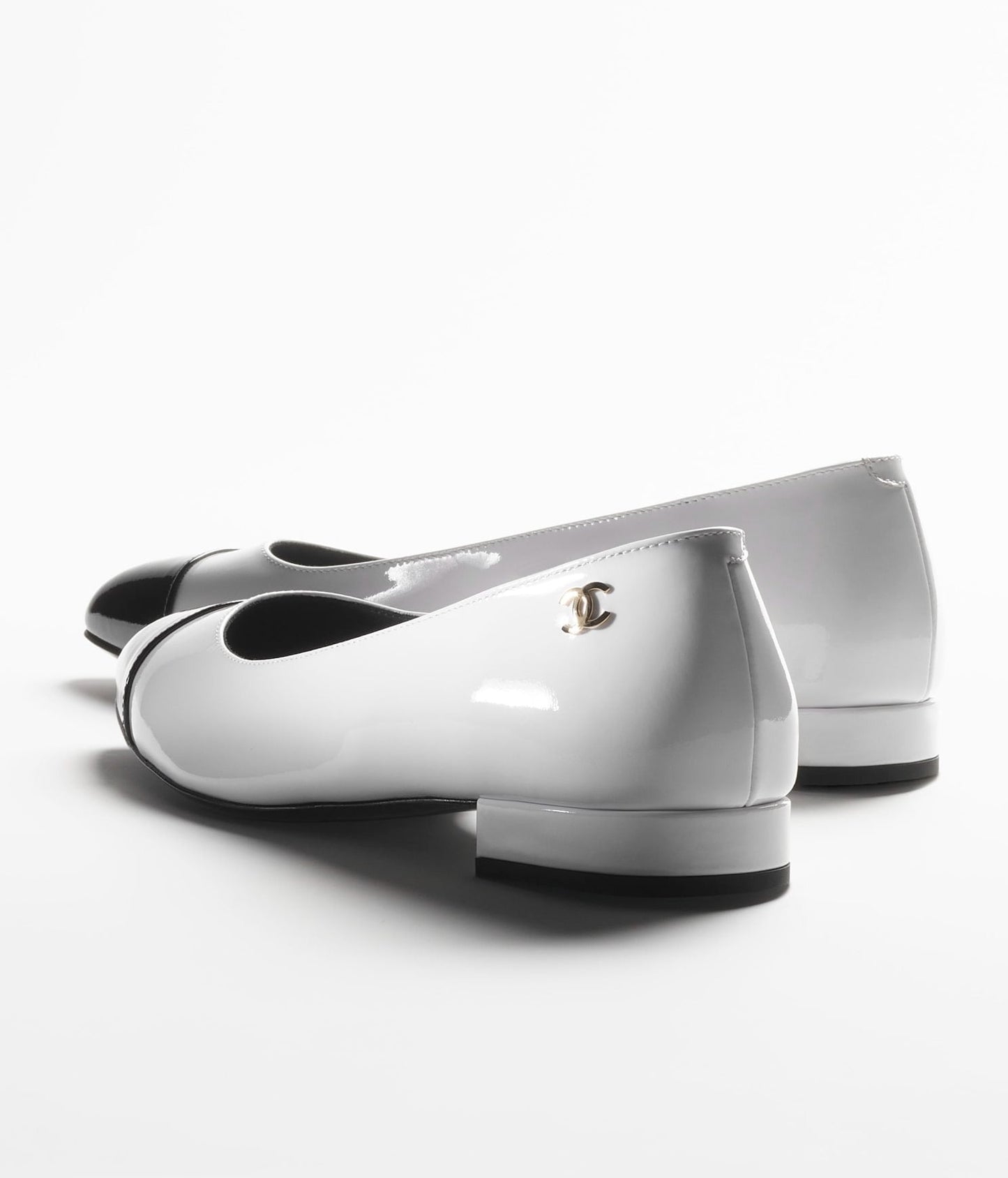 CHANEL BALLET FLATS WHITE BLACK PATENT CALFSKIN