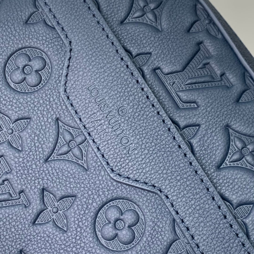 LOUIS VUITTON TRIO MESSENGER 25 IN BLUE MONOGRAM SHADOW CALFSKIN