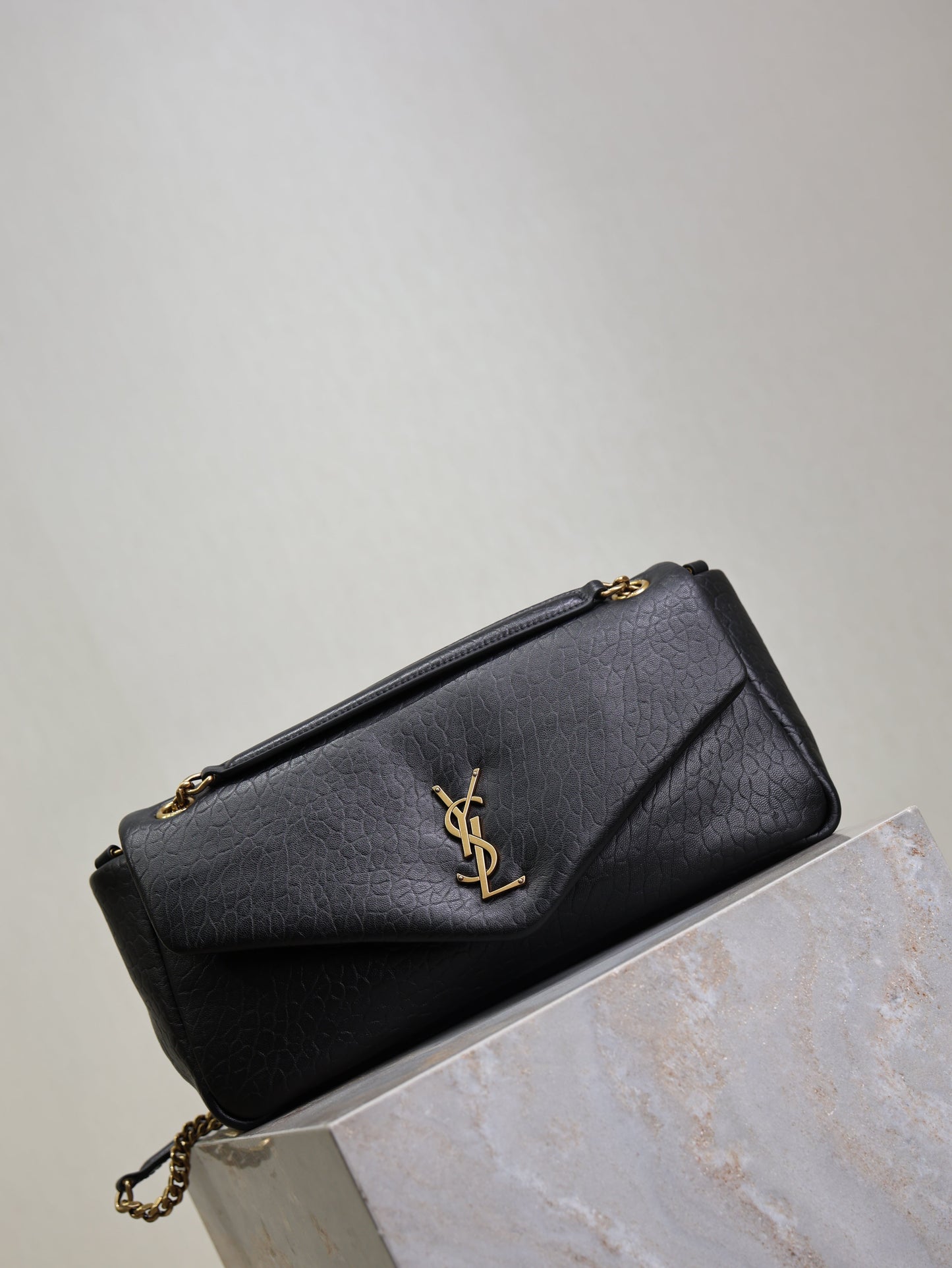 YSL 25S CALYPSO 30 IN BLACK GRAINED CALFSKIN GOLD HARDWRE