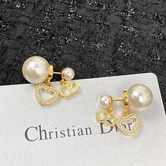 18K Dior 30 Montaigne Heart Earrings