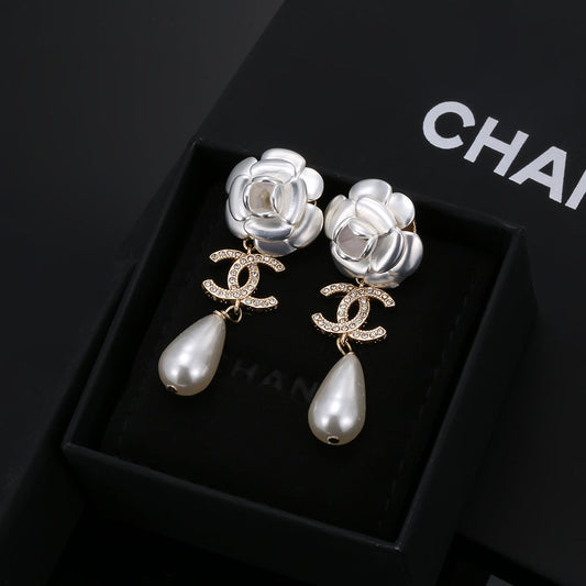 18K  Chanel Flower Pearl Earrings