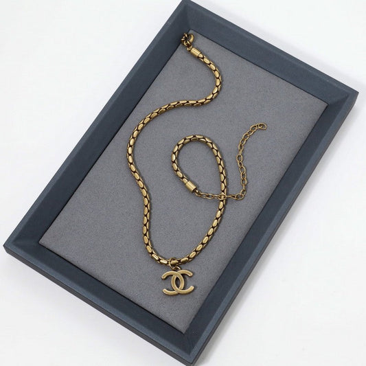 18K  Chanel Vintage Gold Choker Necklace