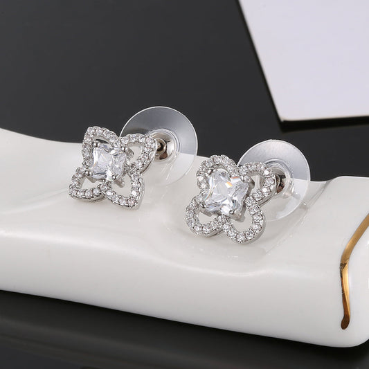 18K Louis Vuitton Blossom Earrings