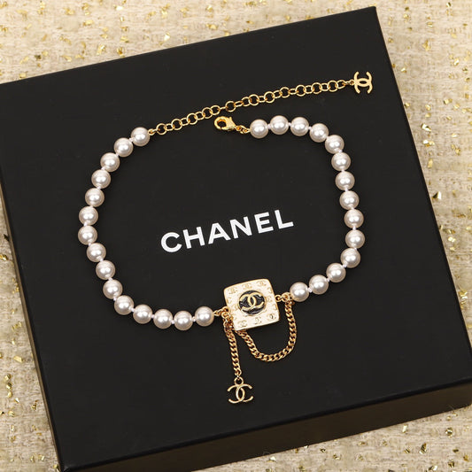 18K  Chanel Pearls Choker Necklace