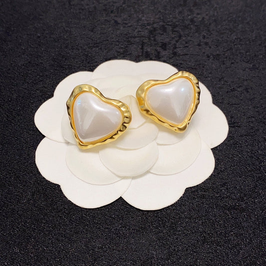 18K  Chanel Heart Pearl Earrings