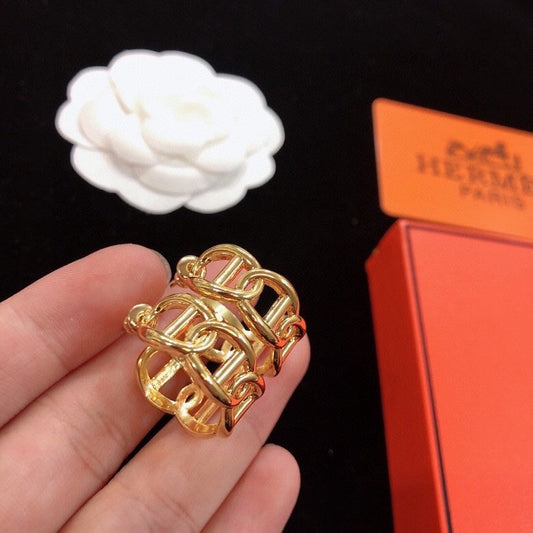 18K Chaine D'Ancre Enchainee Hermes Earrings