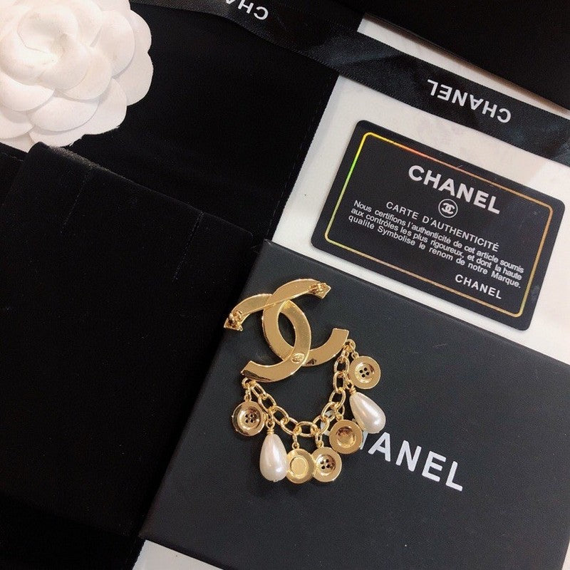 18K  Chanel Pearl Pendant Brooch