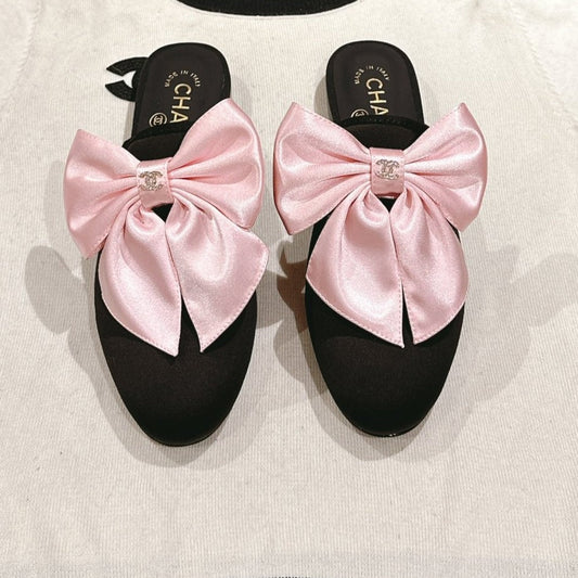 CHANEL MULE WITH SILK LIGHT PINK BOW AND BLACK LAMBSKIN