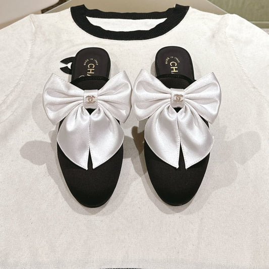 CHANEL MULE WITH SILK WHITE BOW AND BLACK LAMBSKIN