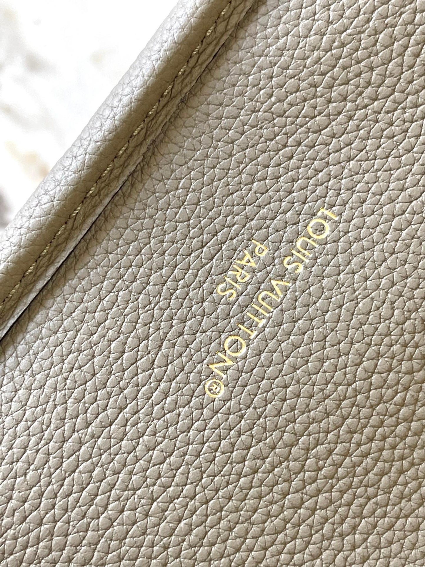 LOUIS VUITTON NEVERFULL BANDOULIÈRE INSIDE OUT BB 24 IN BROWN MONOGRAM CANVAS AND GRAY CALFSKIN