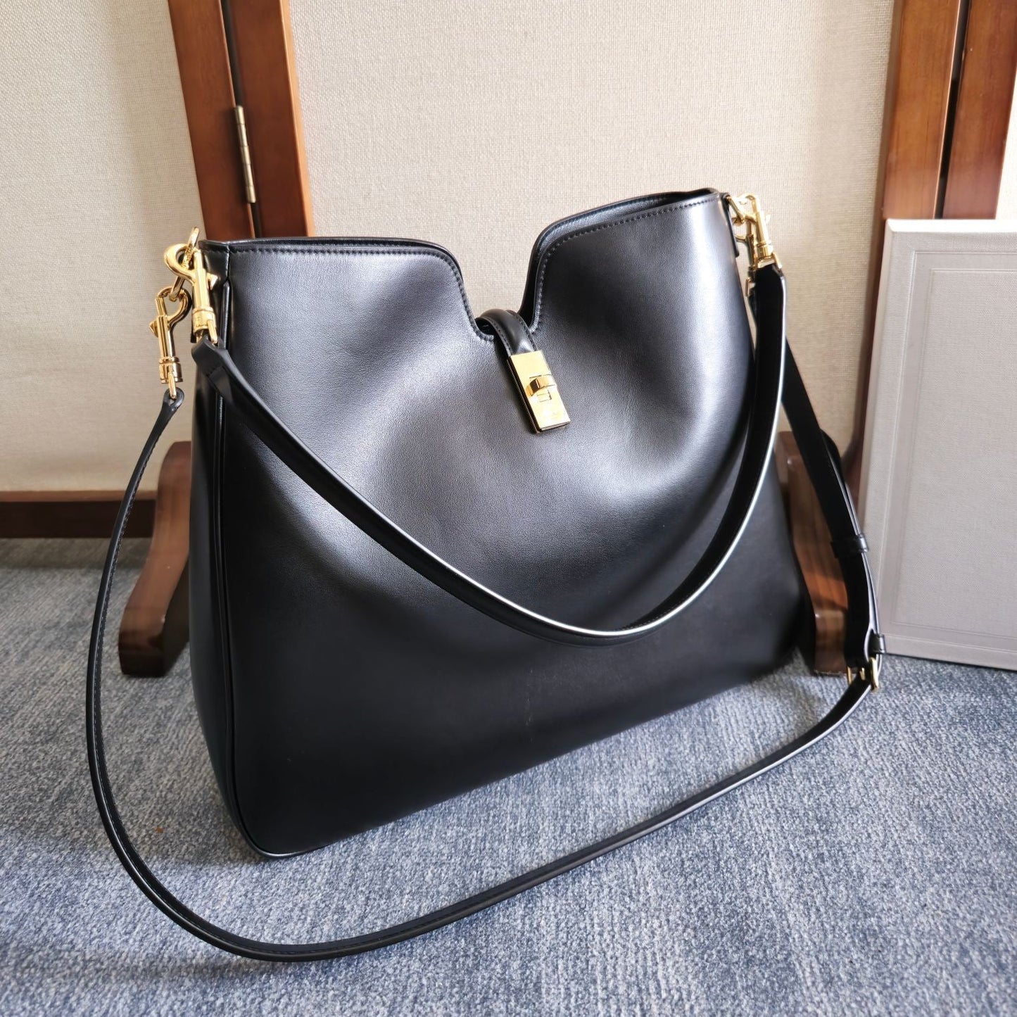 CELINE MEDIUM CAMILLE 16 SOFT BAG 36 BLACK IN SMOOTH CALFSKIN