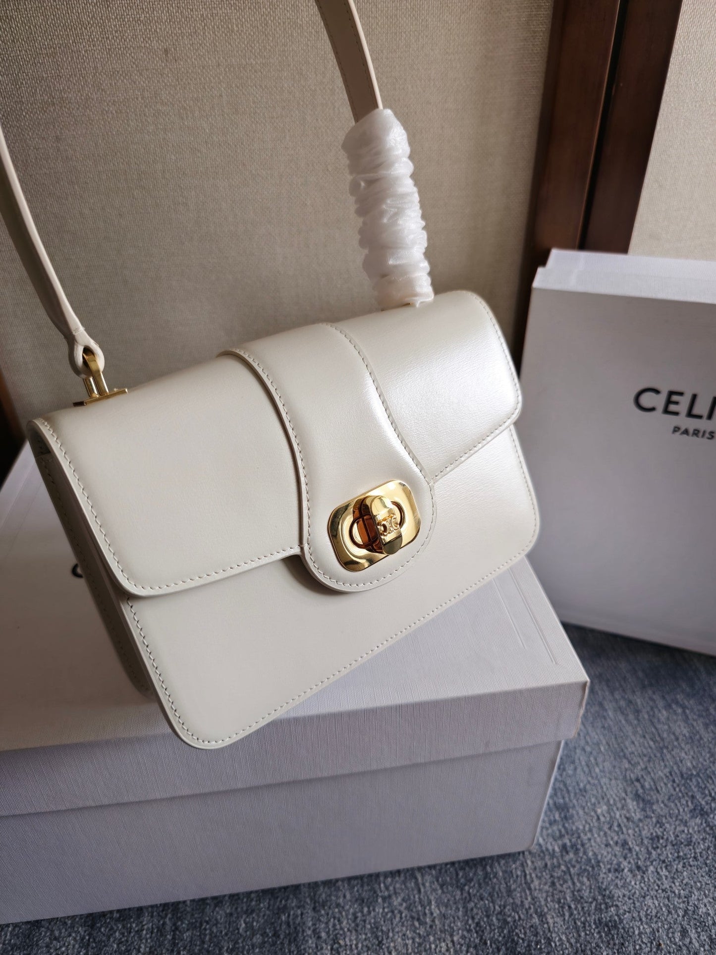 CELINE JOSEPHINE BAG 18.5 IN WHITE PATENT CALFSKIN