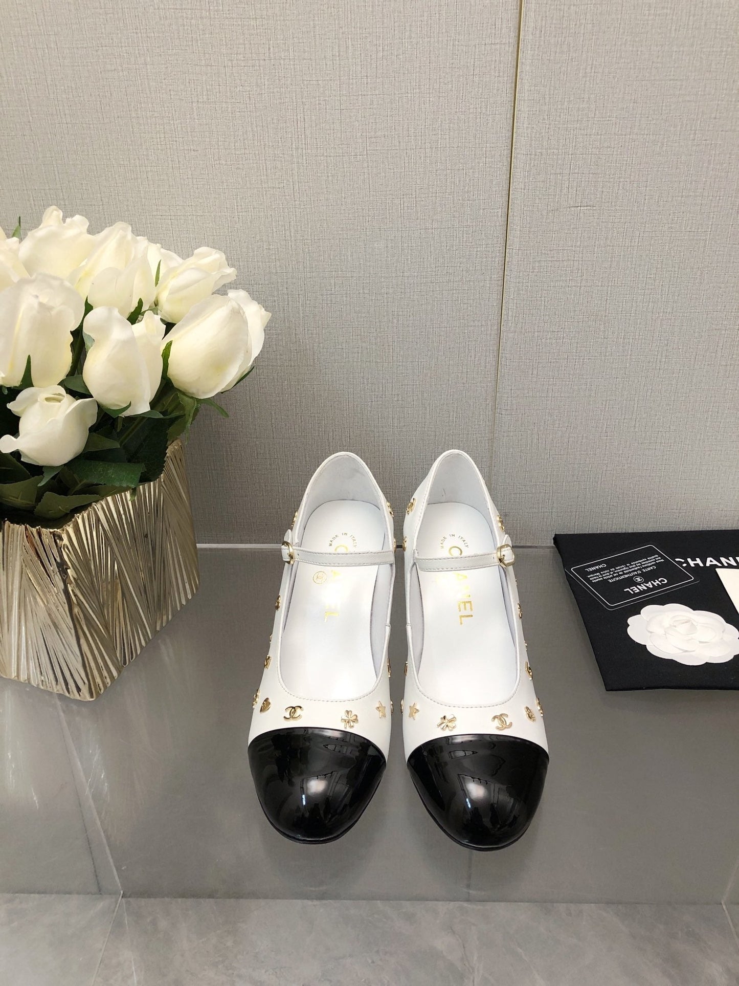 CHANEL MARY JANE WHITE MIX BLACK LAMBSKIN ATTACH METAL