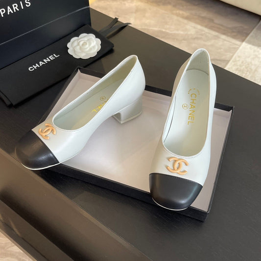 CHANEL PUMP WHITE MIX BLACK CALFSKIN