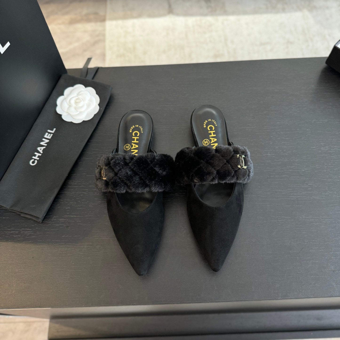 CHANEL MULE IN BLACK SMOOTH FLEECE WITH GOLD HARDWARE