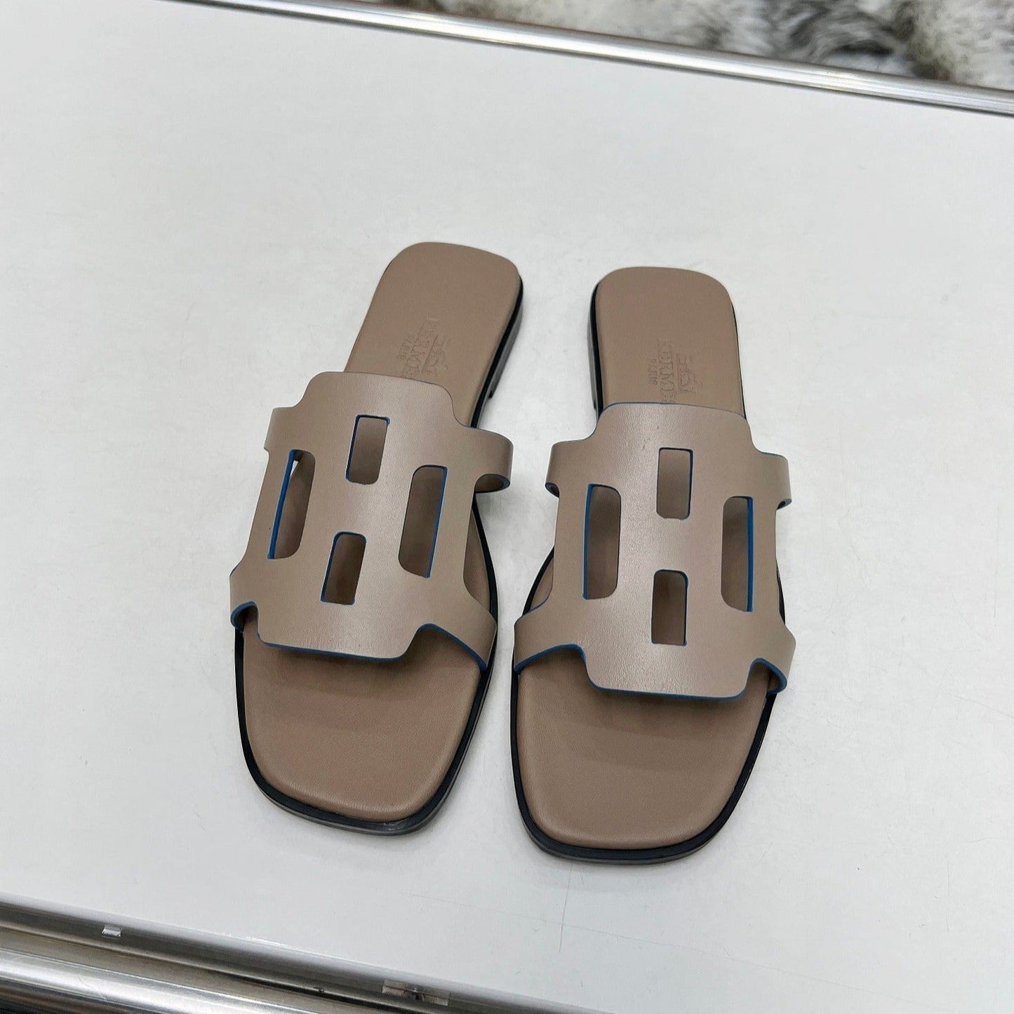 HERMES FLATFORM SANDAL LIGHT GRAY CALFSKIN