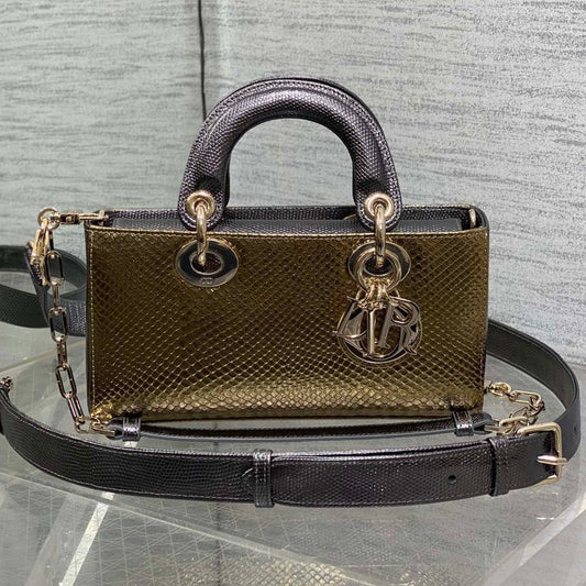 DIOR MEDIUM 22 LADY BAG IN GOLD METALLIC LAMBSKIN