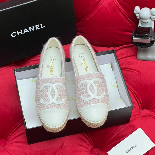 CHANEL WOVEN LOAFERS IN LIGHT PINK FABRIC