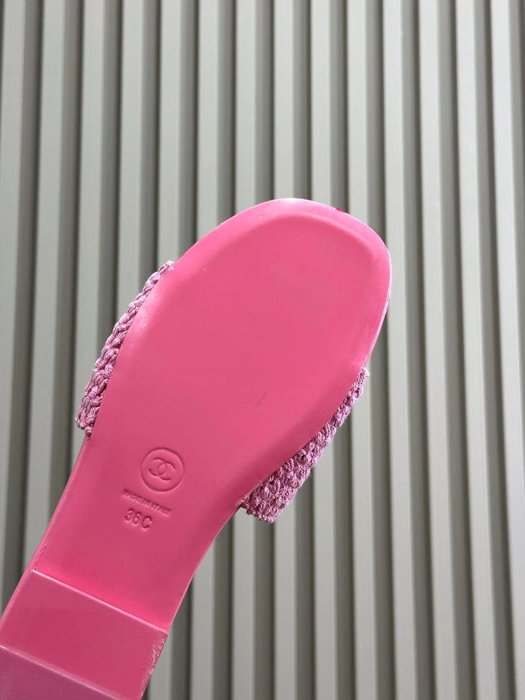 CHANEL WOVEN SLIPPERS LIGHT PINK COWHIDE SOLE