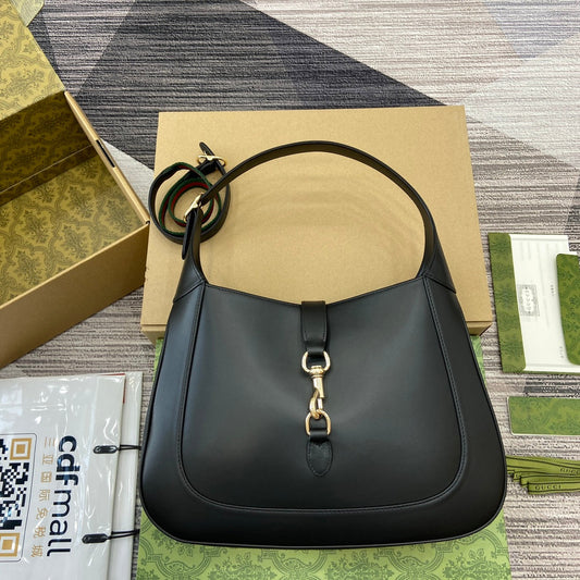 GUCCI JACKIE MEDIUM SHOULDER BAG 35 IN BLACK CALFSKIN GOLD HARDWARE