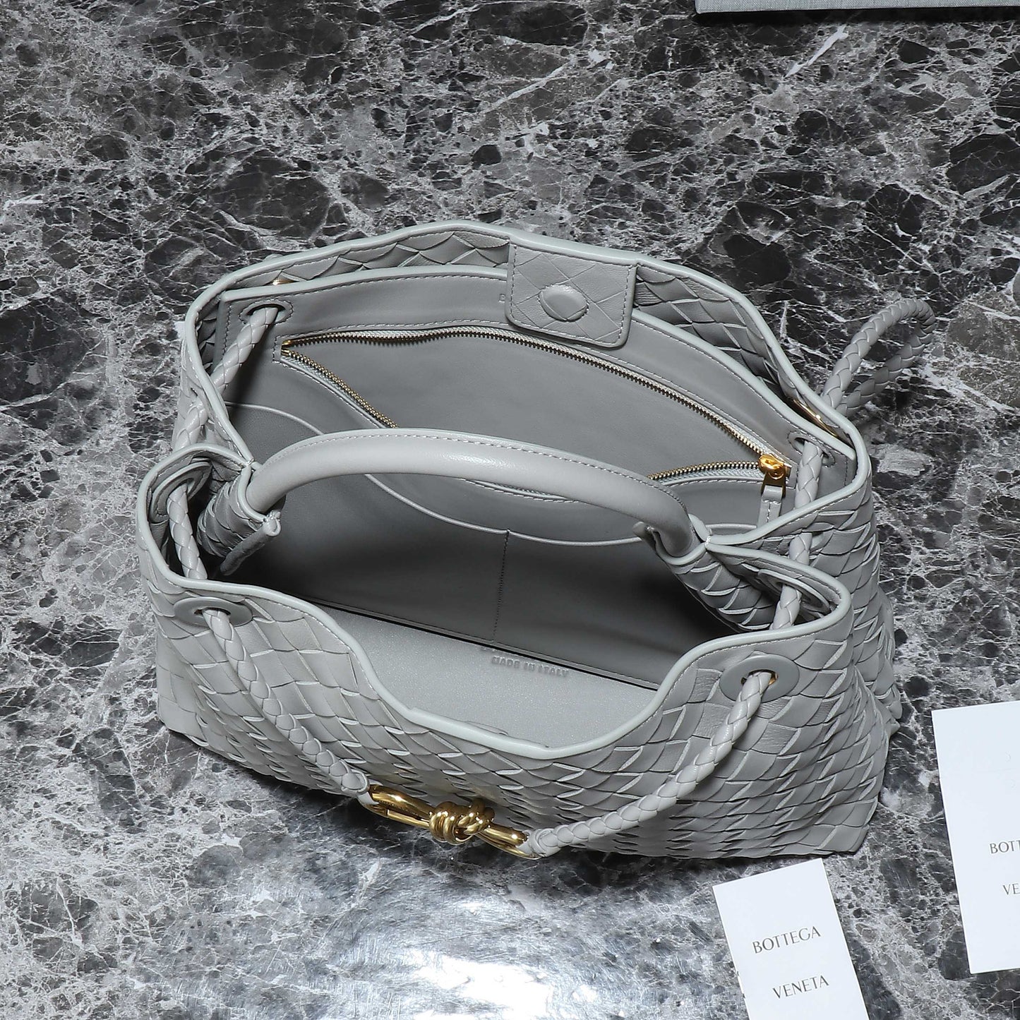 BOTTEGA VENETA MEDIUM ANDIAMO 32CM GREY LAMBSKIN