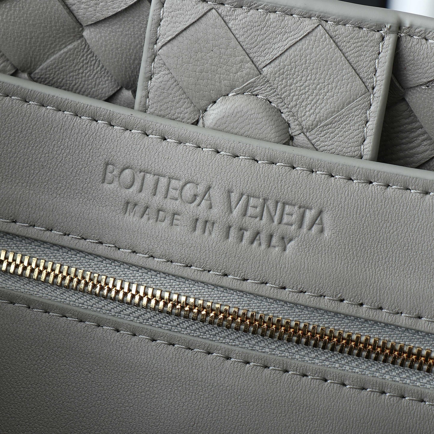 BOTTEGA VENETA MEDIUM ANDIAMO 32CM GREY LAMBSKIN