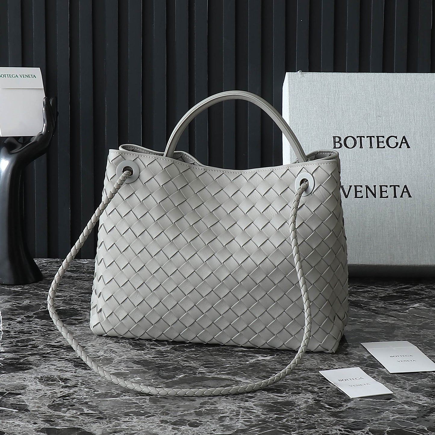 BOTTEGA VENETA MEDIUM ANDIAMO 32CM GREY LAMBSKIN