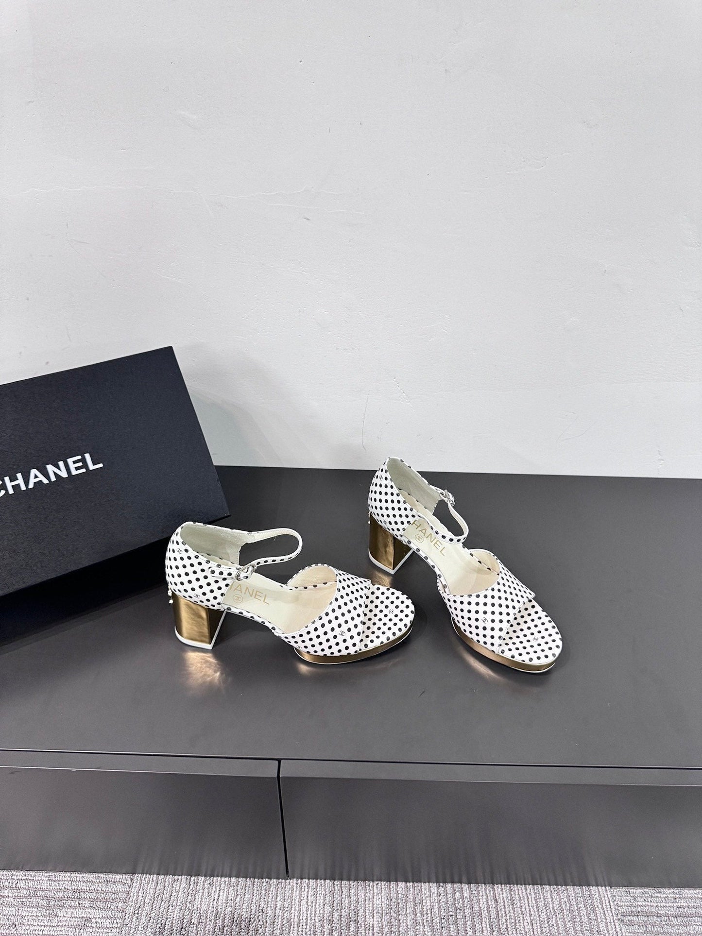 CHANEL BLOCK HEEL SANDALS WHITE POLKA DOT SHEEPSKIN