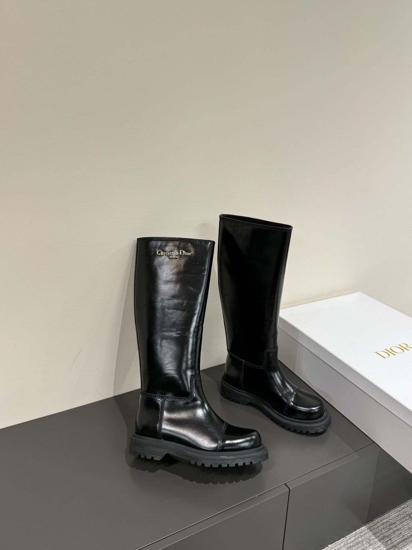 DIOR D-TOWN BOOTS IN BLACK PATENT CALFSKIN