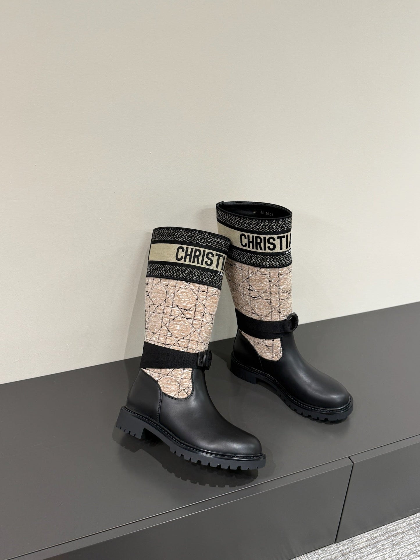 DIOR D-MAJOR BOOT TAUPE AND BLACK TECHNICAL FABRIC AND BLACK CALFSKIN
