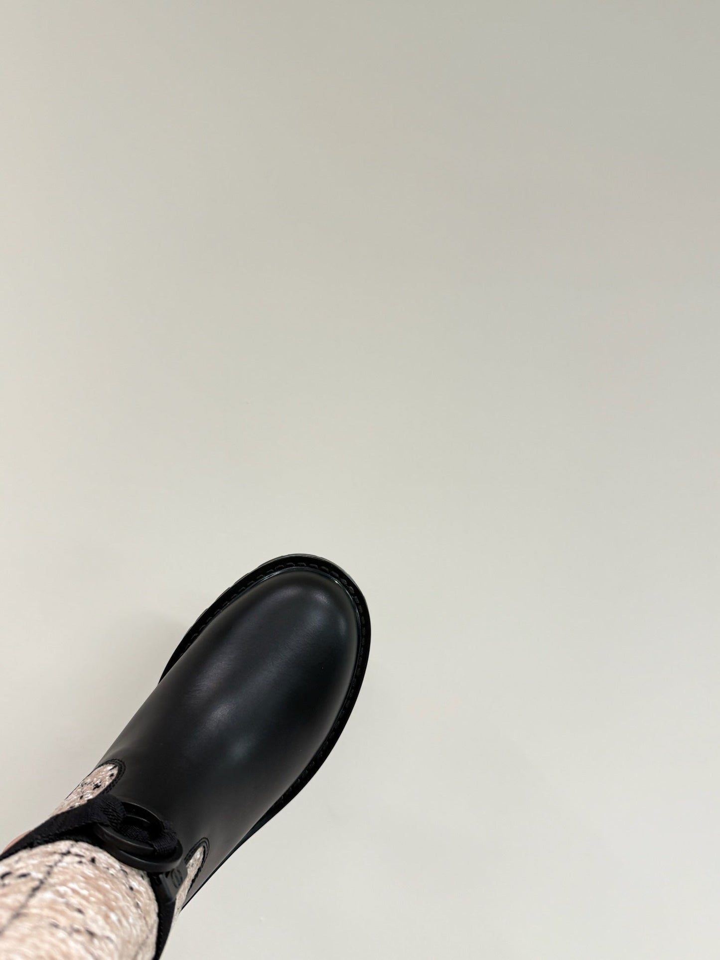 DIOR D-MAJOR BOOT TAUPE AND BLACK TECHNICAL FABRIC AND BLACK CALFSKIN