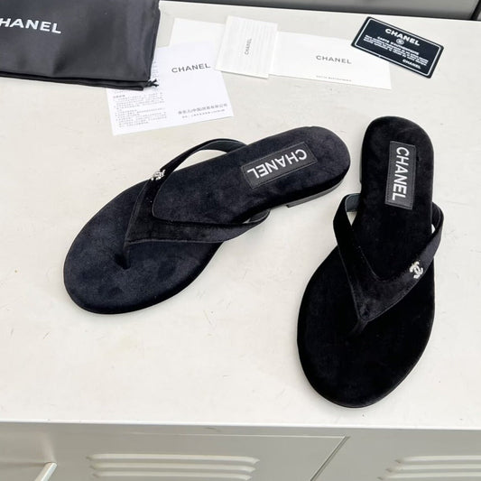 CHANEL THONG SLIPPERS IN BLACK VELVET
