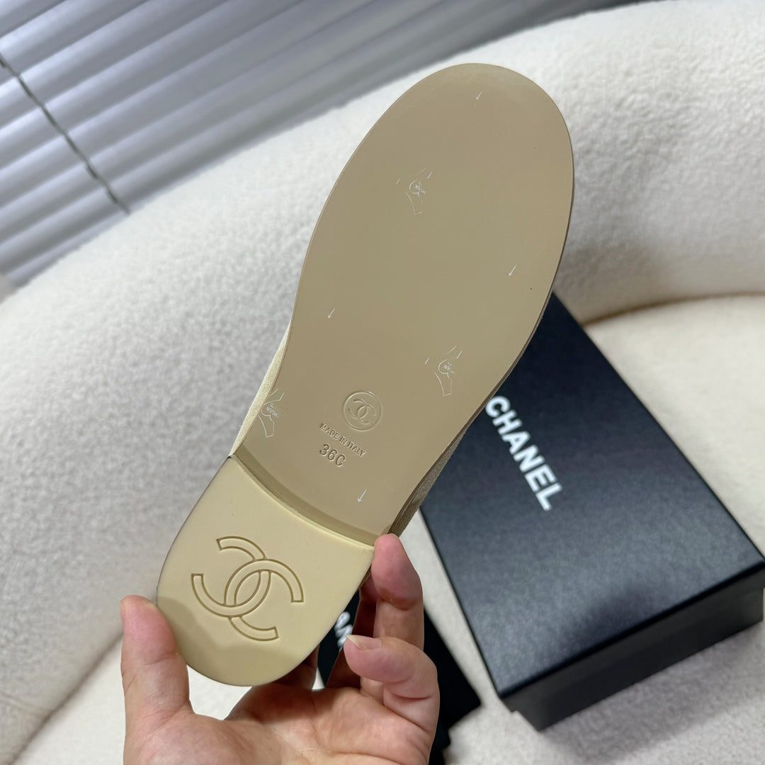 CHANEL LOAFER IN ECRU TAN SUEDE AND WOOL LINING