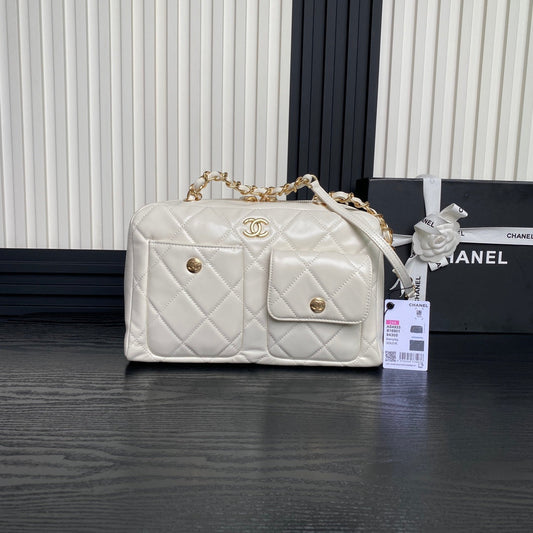 CHANEL BOWLING BAG 29 IN OFF-WHITE CALFSKIN GOLD HARDWARE