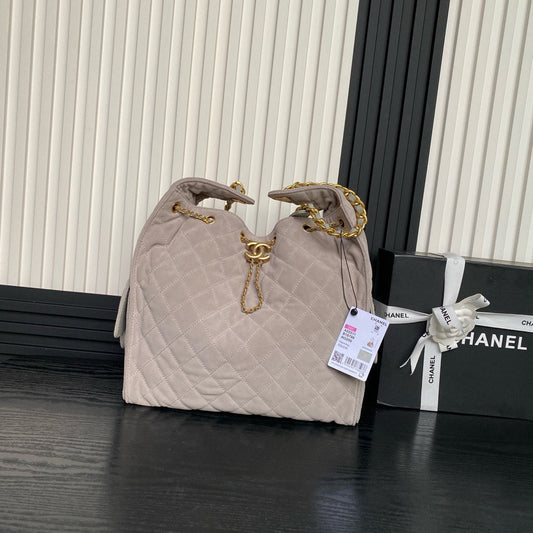 CHANEL MEDIUM HANDBAG 40 IN BEIGE SUEDE GOLD HARDWARE