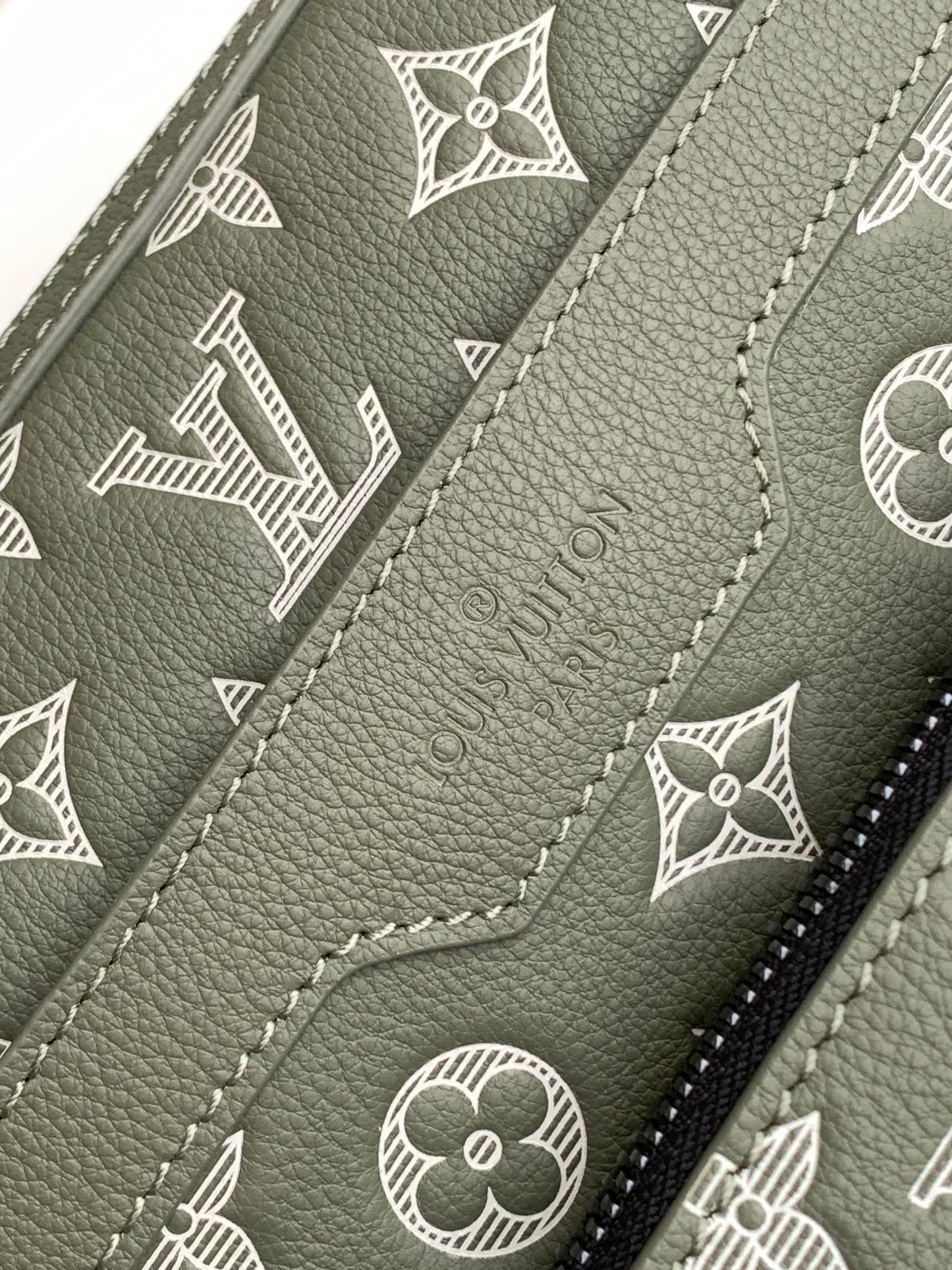 LOUIS VUITTON TRIO MESSENGER BAG 25 IN GREEN MONOGRAM SHADOW CALFSKIN