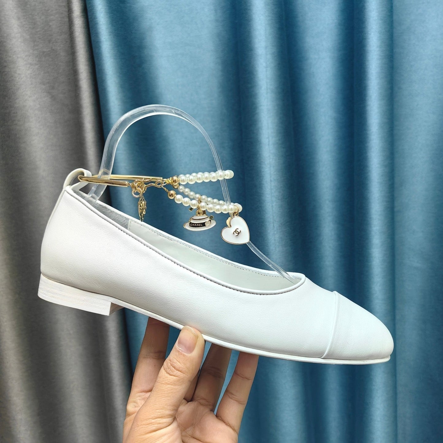 CHANEL MARY JANE WITH PEARL STRAP IN WHITE LAMBSKIN
