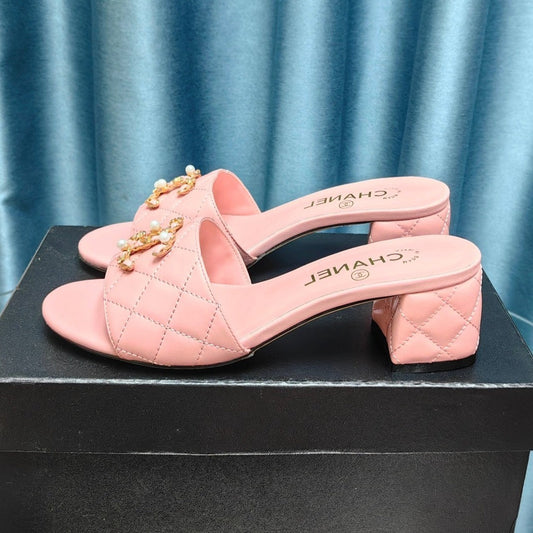 CHANEL MULE SLIDE SANDAL IN LIGHT PINK LAMBSKIN