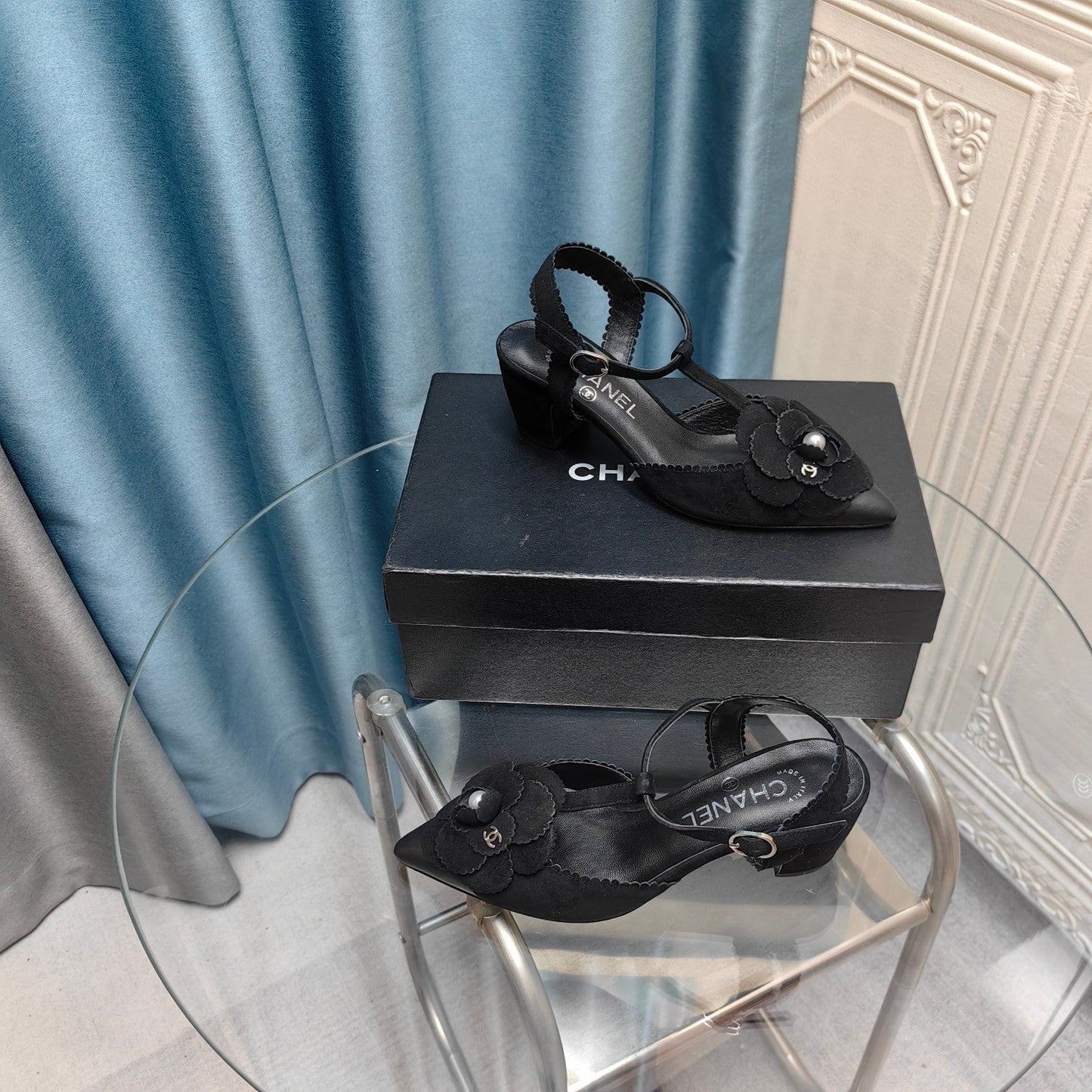 CHANEL CAMELLIA SANDAL IN BLACK SUEDE AND CALFSKIN WITH FLOWER