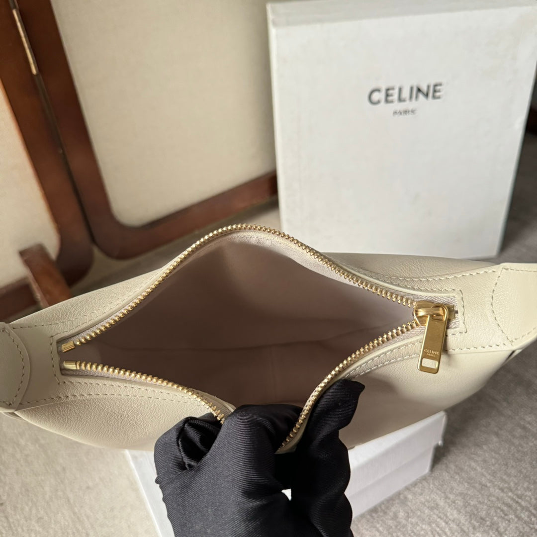 CELINE SMALL HELOÏSE BAG CUIR 22 IN WHITE CALFSKIN EMBOSSED LOGO
