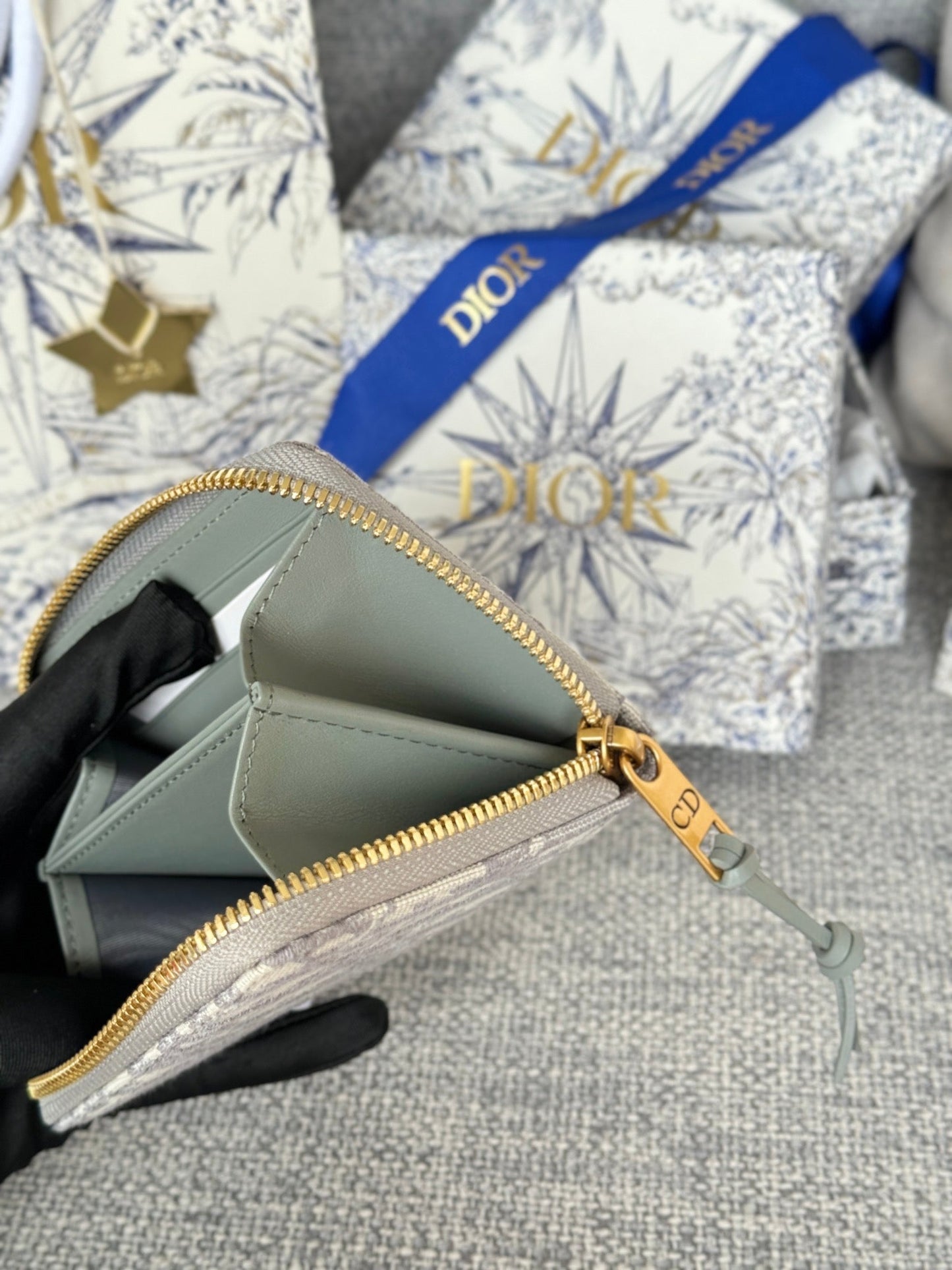 DIOR MONTAIGNE VOYAGEUR COIN PURSE 12 IN GREY MONOGRAM OBLIQUE JACQUARD