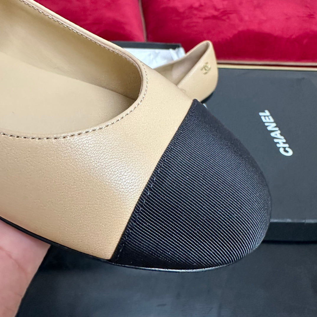 CHANEL MARY JANE SHOES IN BEIGE CREAM CALFSKIN AND BLACK SATIN