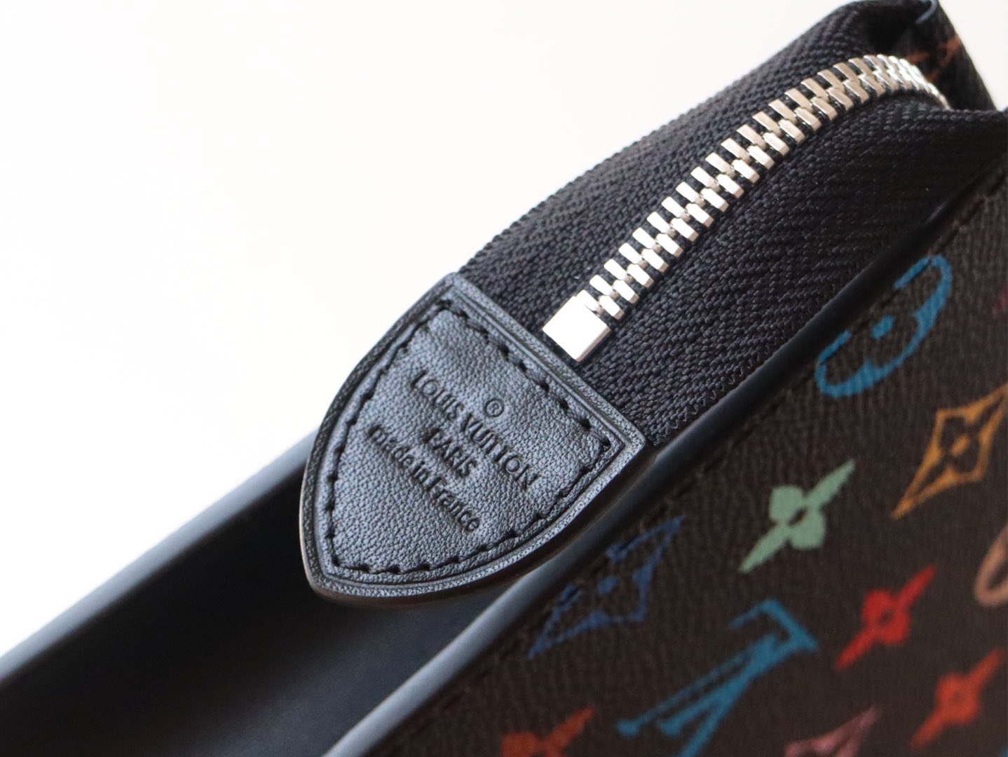 LOUIS VUITTON TOILETRY POUCH 25 IN BLACK MIX COLORFUL CALFSKIN