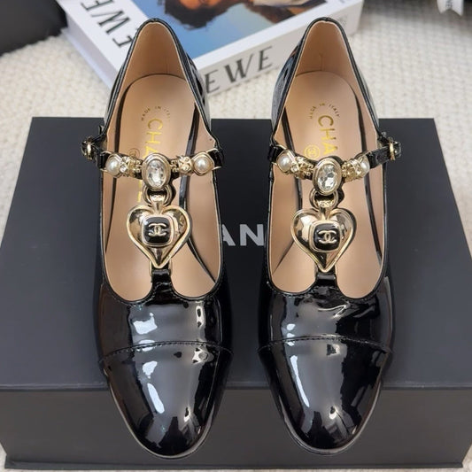 CHANEL MARY JANE SHOES IN BLACK PATENT CALFSKIN 55 MM