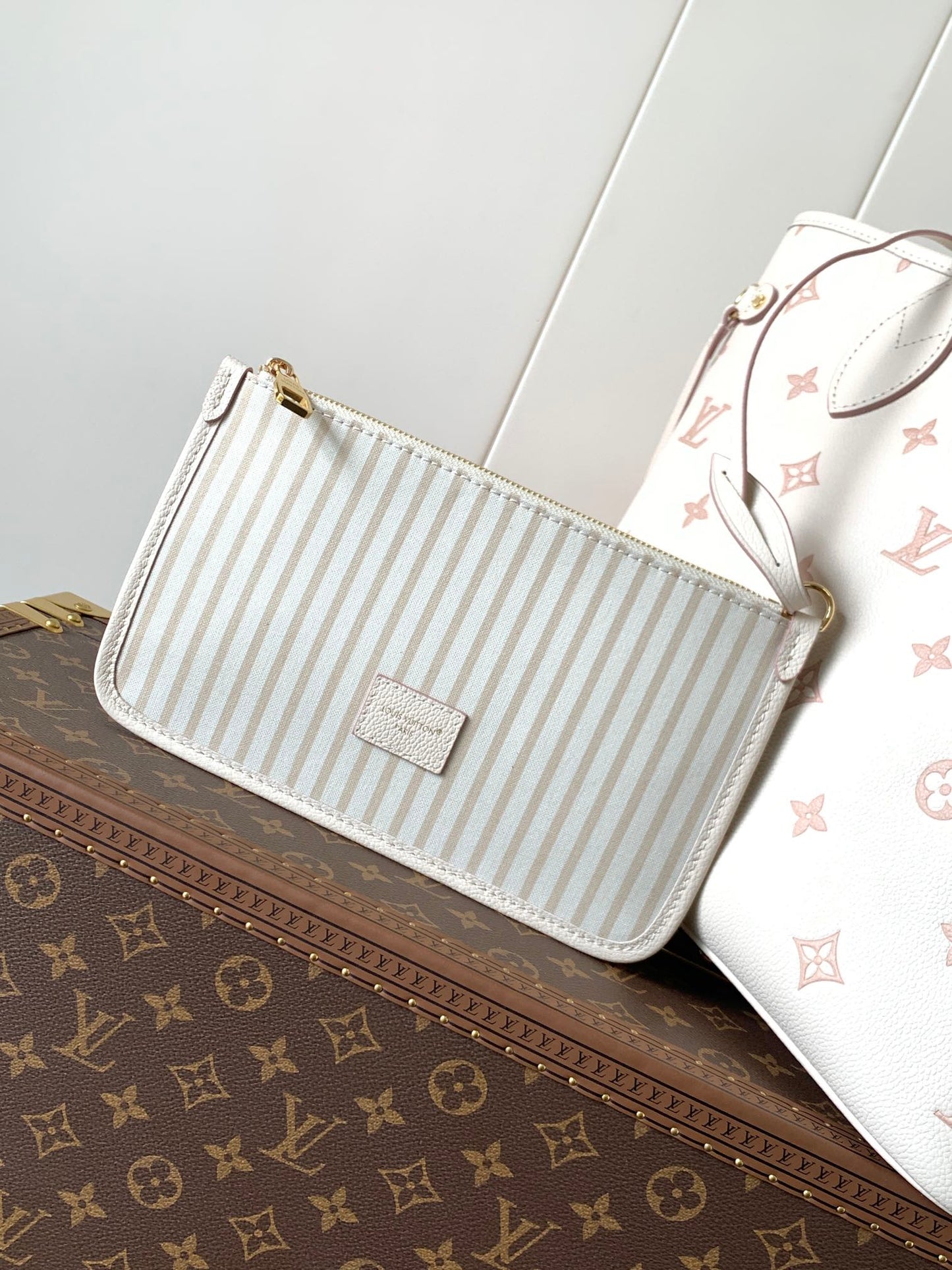 LOUIS VUITTON NEVERFULL MM TOTE BAG 32 IN WHITE MIX PINK CALFSKIN