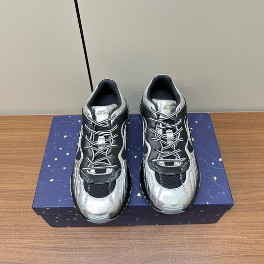 GUCCI Ripple Leather Sneakers Black Silver