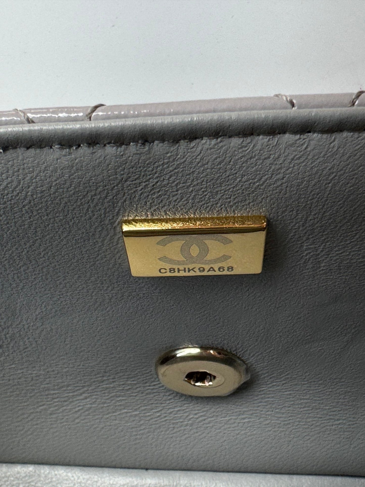 CHANEL MINI FLAP BAG 20 IN LIGHT GRAY GLOSSY CALFSKIN GOLD HARDWARE