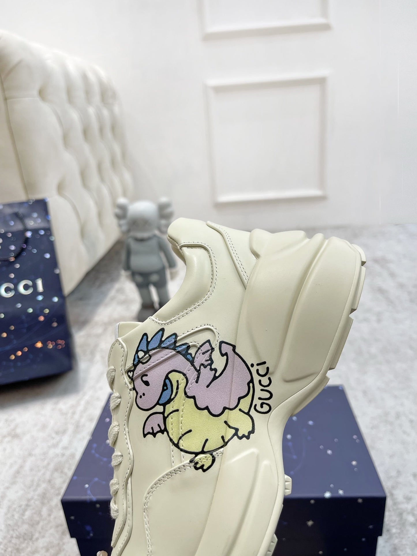 GUCCI RHYTON TRAINER WHITE LAMBSKIN WITH PURPLE DINO MOTIF