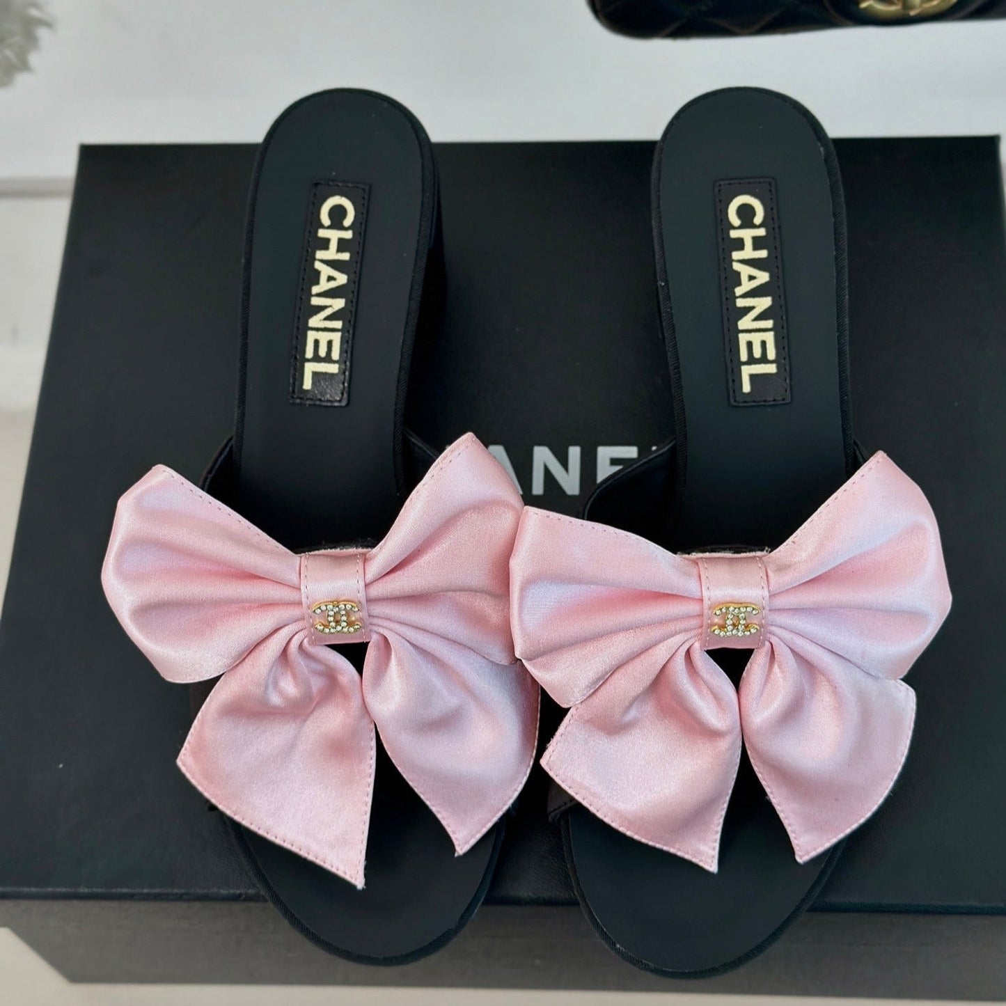 CHANEL Double  Big Bow High Heels Sheepskin Light Pink / Black